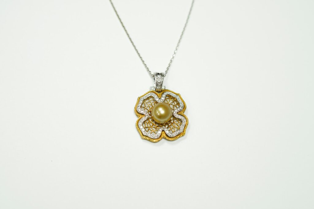 Pearl Drop Pendant Necklace